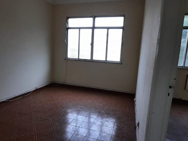 Apartamento com 75m² 2 quartos e 2 banheiros, para alugar, no bairro Vila Valqueire em Rio de Janeiro