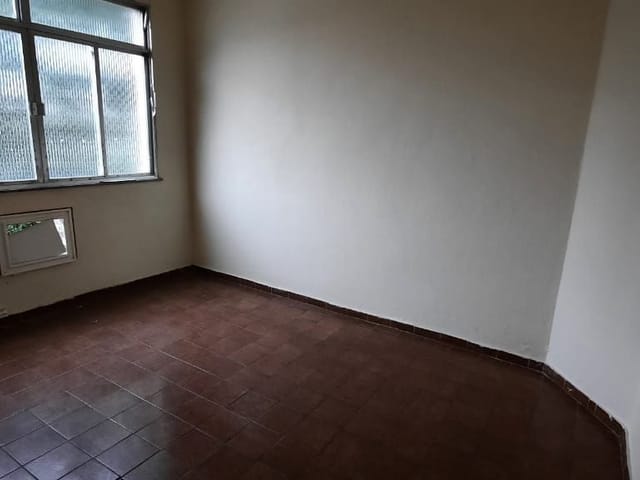 Apartamento com 75m² 2 quartos e 2 banheiros, para alugar, no bairro Vila Valqueire em Rio de Janeiro