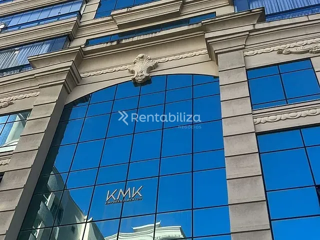 Apartamento 3 quartos e 3 banheiros, à venda, no bairro Meia Praia em Itapema