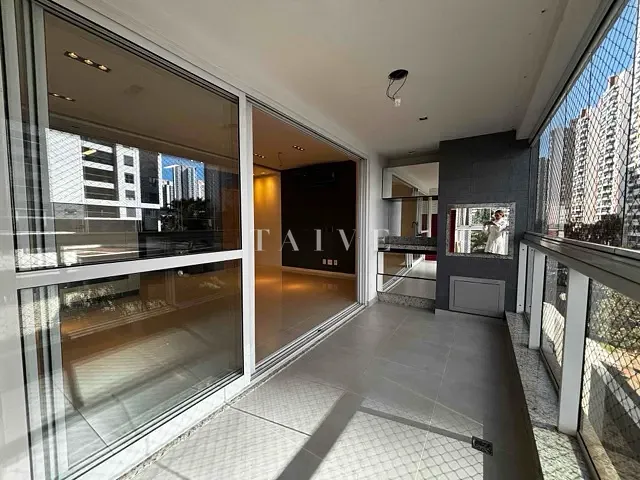 Apartamento com 178m² 3 quartos e 2 banheiros, à venda, no bairro Gleba Fazenda Palhano em Londrina