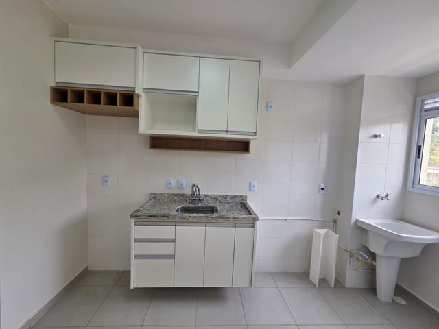 Apartamento 2 quartos e 1 banheiro, para alugar, no bairro Jardim Magalhães em São João da Boa Vista