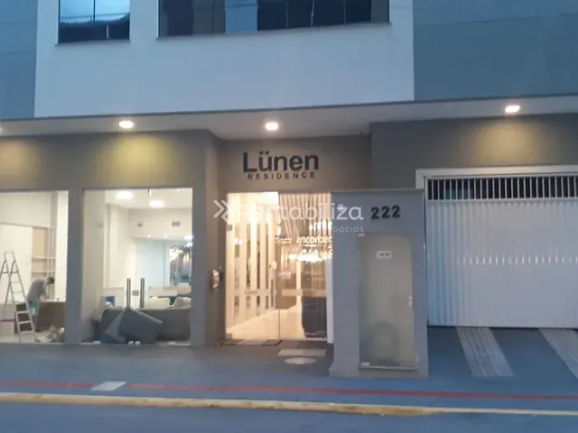 Apartamento 2 quartos e 2 banheiros, à venda, no bairro Meia Praia em Itapema
