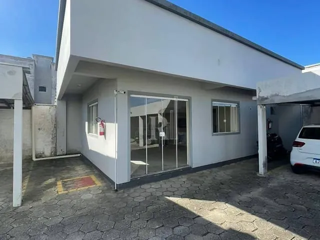 Apartamento 2 quartos e 1 banheiro, para alugar, no bairro Praça em Tijucas