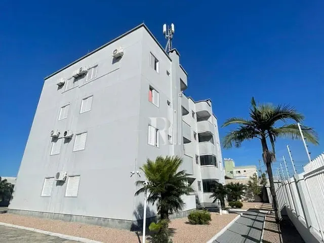 Apartamento 2 quartos e 1 banheiro, para alugar, no bairro Praça em Tijucas