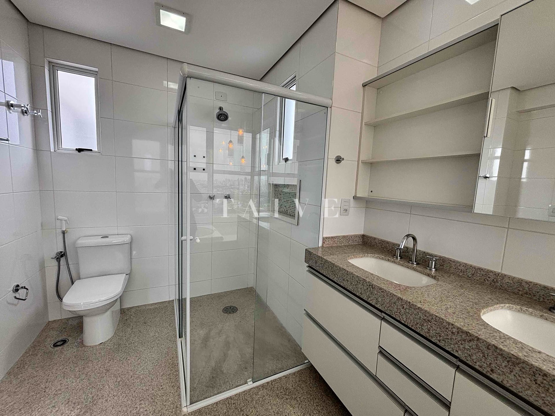 Apartamento à venda e aluguel com 3 quartos, 165m² - Foto 17