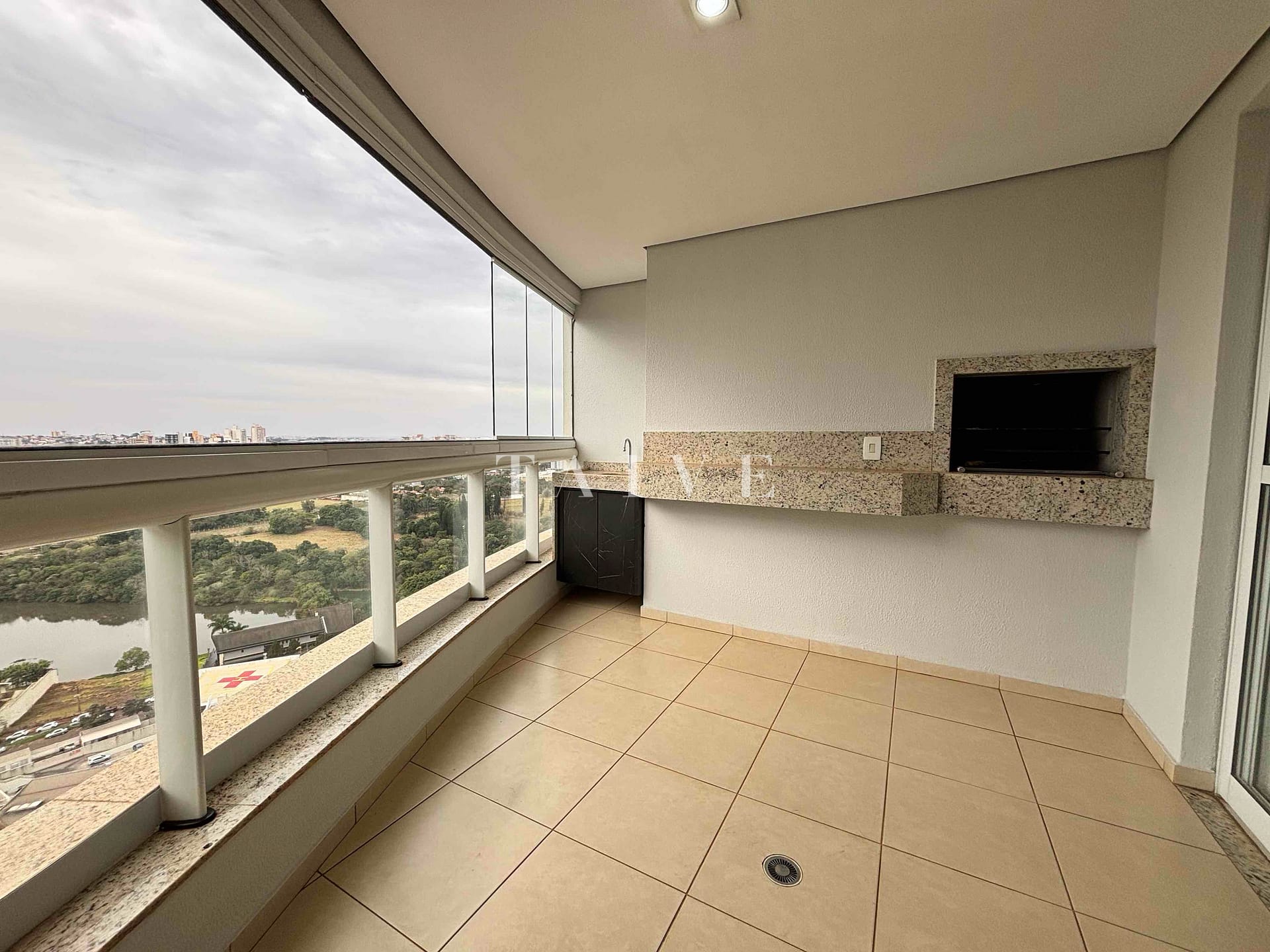 Apartamento à venda e aluguel com 3 quartos, 165m² - Foto 5