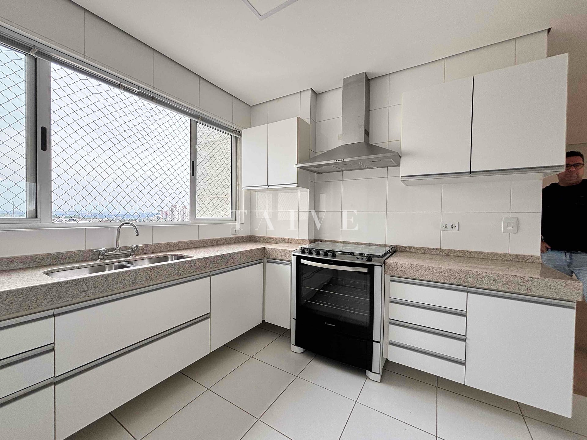 Apartamento à venda e aluguel com 3 quartos, 165m² - Foto 10