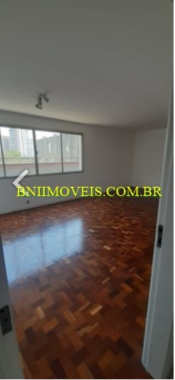 Apartamento para alugar com 3 quartos, 118m² - Foto 2