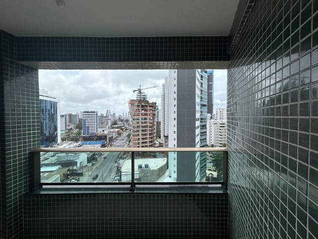 Apartamento 2 quartos e 2 banheiros, para alugar, no bairro Boa Viagem em Recife