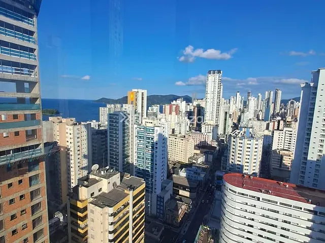 Apartamento 3 quartos e 3 banheiros, à venda, no bairro Centro em Balneário Camboriú