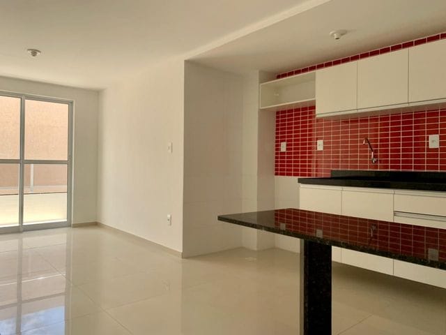 Apartamento 2 quartos e 2 banheiros, à venda, no bairro Cabo Branco em João Pessoa