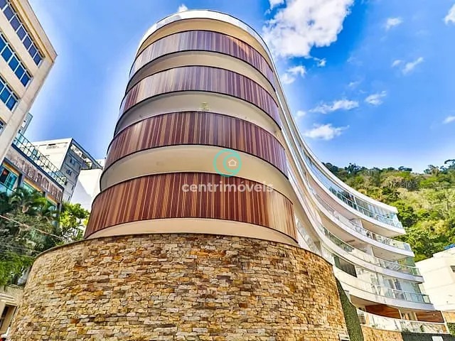 Apartamento com 117m² 3 quartos e 4 banheiros, à venda, no bairro Lagoa em Rio de Janeiro