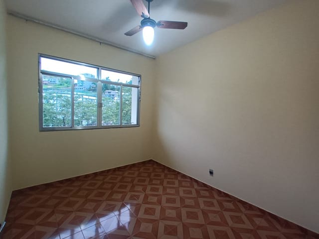Apartamento 2 quartos e 1 banheiro, para alugar, no bairro Colinas em Cataguases