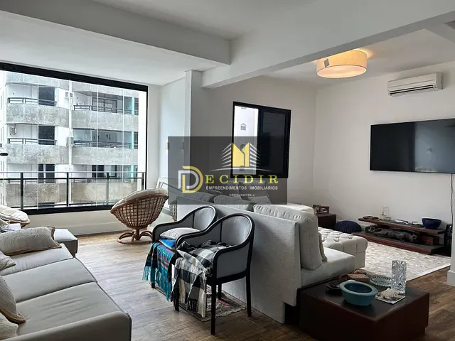Apartamento com 163m² 3 quartos e 5 banheiros, à venda, no bairro Pitangueiras em Guarujá