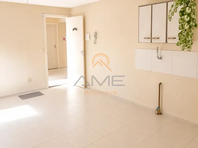 Apartamento 2 quartos e 1 banheiro, para alugar, no bairro Três Vendas em Pelotas