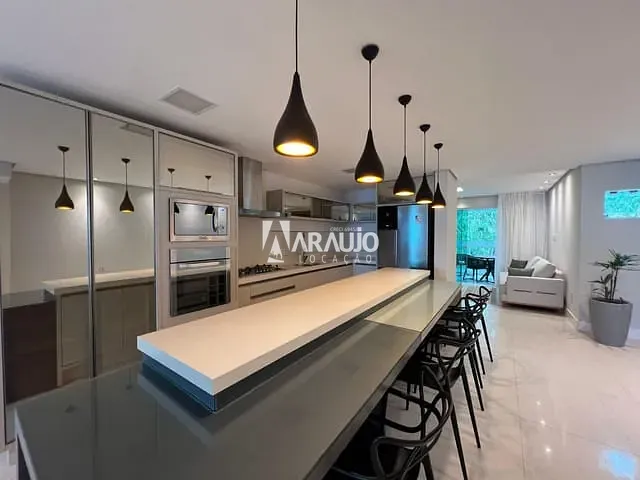 Apartamento para alugar, no bairro Cabeçudas em Itajaí