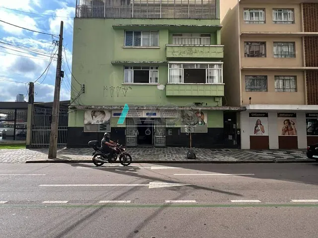 Apartamento 3 quartos e 2 banheiros, à venda, no bairro Centro em Curitiba