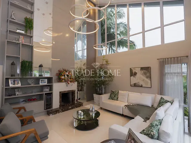 Casa com 510m² 5 quartos e 6 banheiros, à venda, no bairro Campo Comprido em Curitiba
