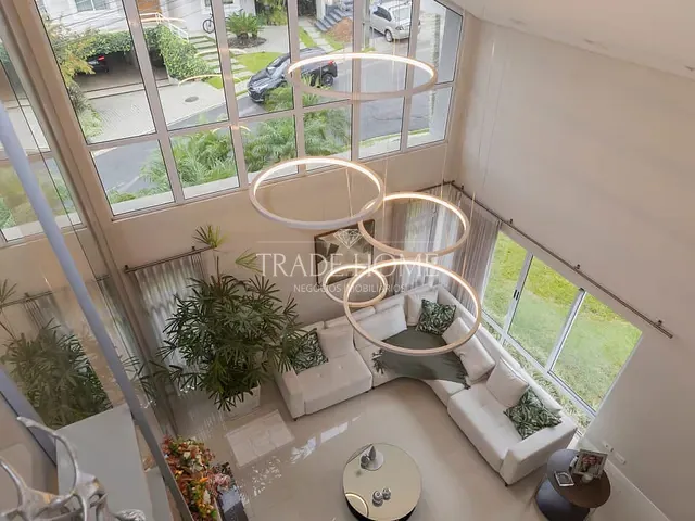 Casa com 510m² 5 quartos e 6 banheiros, à venda, no bairro Campo Comprido em Curitiba