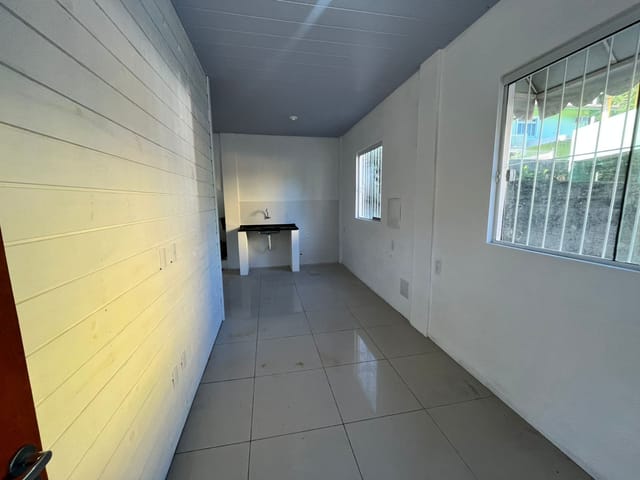 Apartamento 1 quarto e 1 banheiro, para alugar, no bairro Vargem do Bom Jesus em Florianópolis