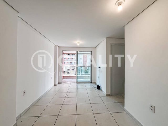 Apartamento 2 quartos e 2 banheiros, à venda, no bairro Presidente Kennedy em Fortaleza