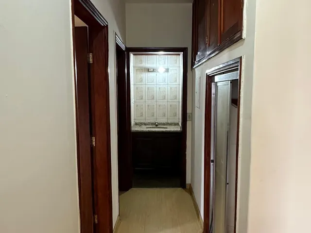 Apartamento 4 quartos e 2 banheiros, para alugar, no bairro Centro em Pouso Alegre