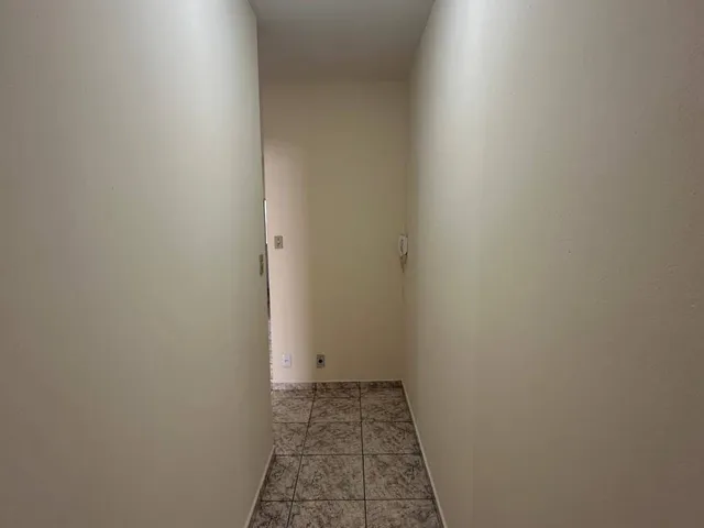 Apartamento 4 quartos e 2 banheiros, para alugar, no bairro Centro em Pouso Alegre