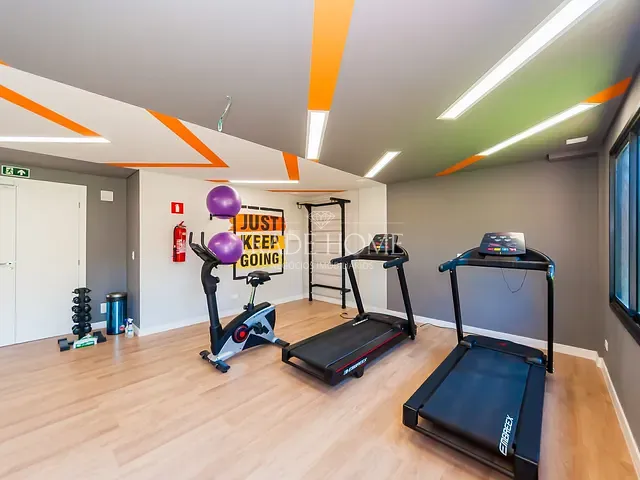 Apartamento 2 quartos e 1 banheiro, à venda, no bairro Cidade Industrial em Curitiba