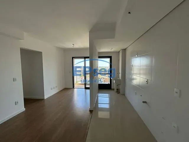 Apartamento 3 quartos e 2 banheiros, à venda, no bairro Parque Jamaica em Londrina