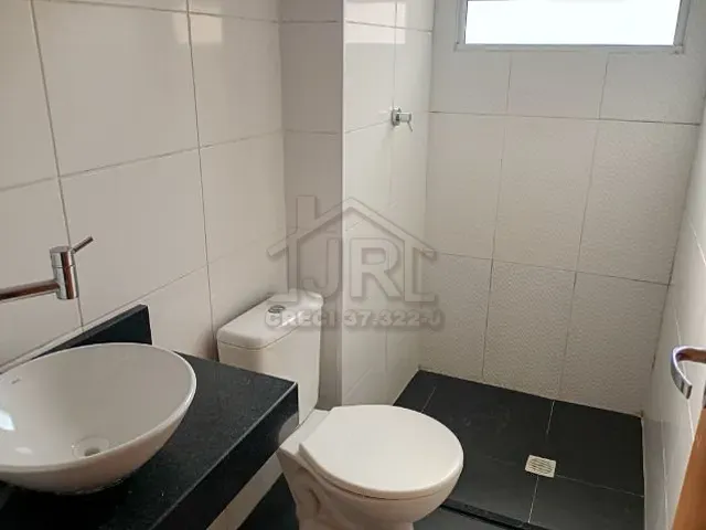 Apartamento 2 quartos e 1 banheiro, para alugar, no bairro Parque São Vicente em Mauá