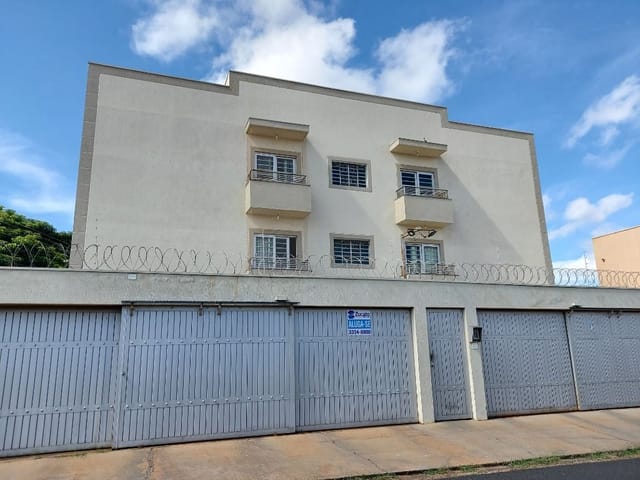 Foto do Apartamento - Apartamento com 3 dormitórios, 85 m² - venda por R$ 280.000,00 ou aluguel por R$ 1.095,00/mês - Conjunto Manoel Mendes - Uberaba/MG | ZUCATO IMOBILIARIA LTDA
