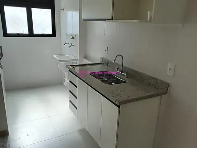 Apartamento com 57m² 2 quartos e 1 banheiro, à venda, no bairro Vila Valparaíso em Santo André