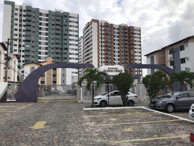 Apartamento com 60m² 3 quartos e 1 banheiro, para alugar, no bairro Farolândia em Aracaju