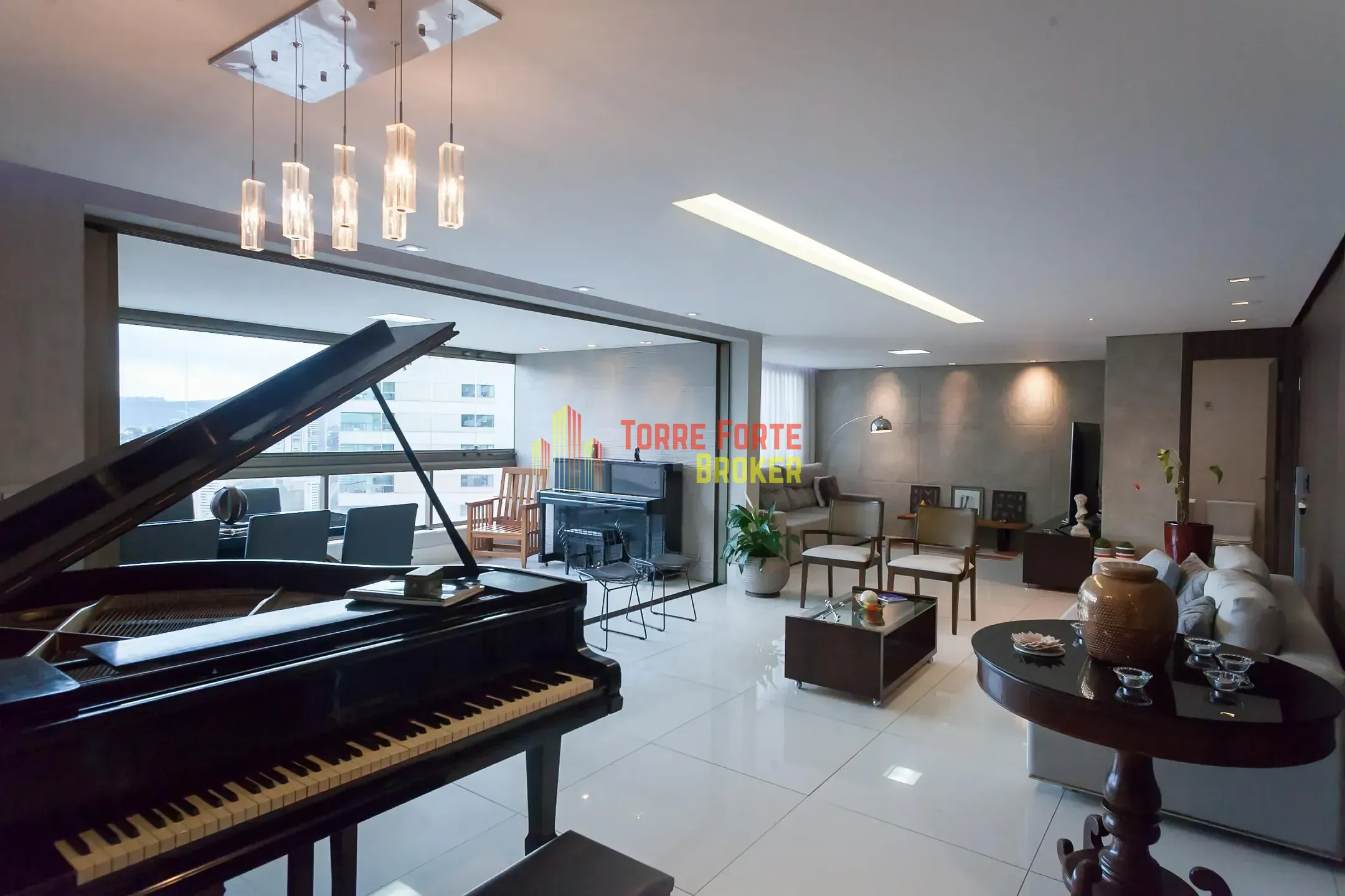 Apartamento, 3 quartos, 201 m² - Foto 1