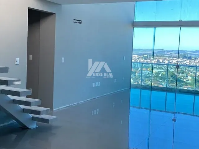 Apartamento com 366m² 3 quartos e 2 banheiros, à venda, no bairro Centro em Ponta Grossa
