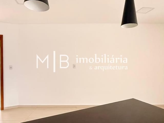 Apartamento 3 quartos e 2 banheiros, para alugar, no bairro Centro em Lavras