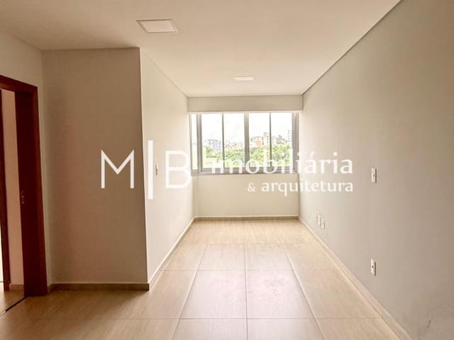 Apartamento 3 quartos e 2 banheiros, para alugar, no bairro Centro em Lavras
