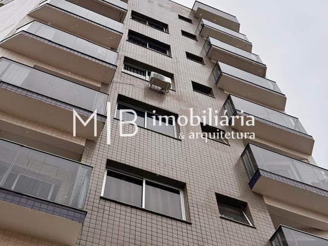 Apartamento 3 quartos e 2 banheiros, para alugar, no bairro Centro em Lavras