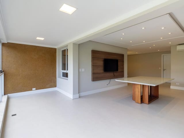 Apartamento com 298m² 4 quartos e 5 banheiros, para alugar, no bairro Água Verde em Curitiba