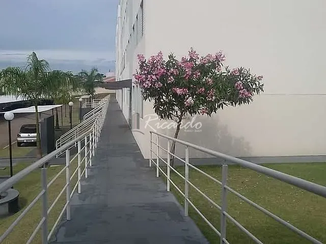 Apartamento com 62m² 3 quartos e 1 banheiro, à venda, no bairro Vila Passos em Arapongas