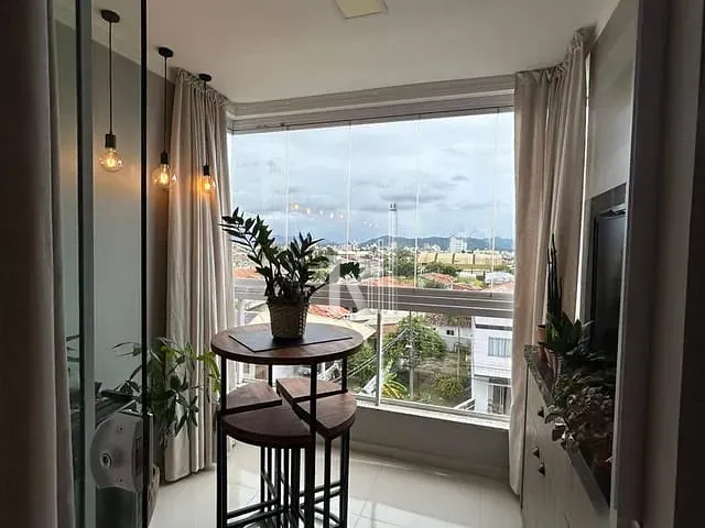 Apartamento 2 quartos e 2 banheiros, à venda, no bairro Universitário em Tijucas