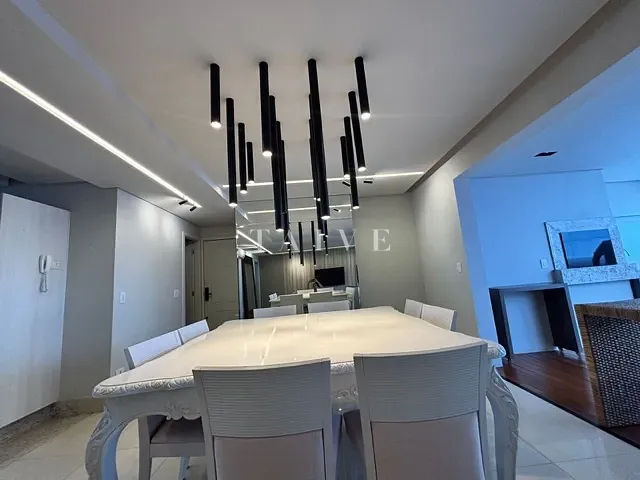 Apartamento com 218m² 3 quartos e 4 banheiros, à venda, no bairro Bela Suiça em Londrina
