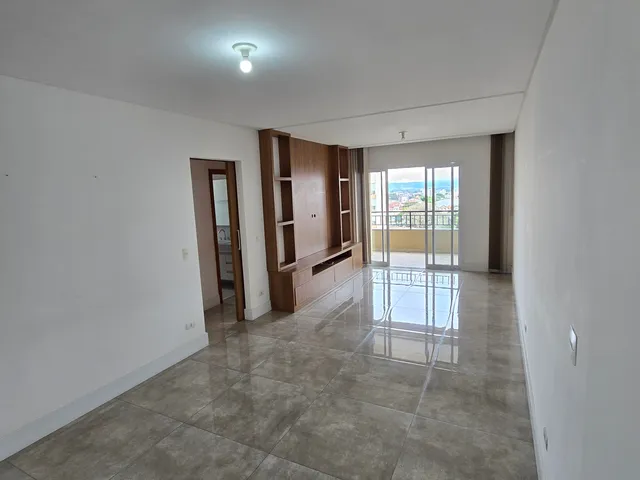 Apartamento 3 quartos e 2 banheiros, para alugar, no bairro Centro em Taubaté