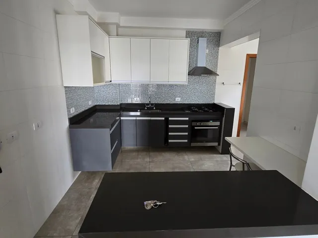 Apartamento 3 quartos e 2 banheiros, para alugar, no bairro Centro em Taubaté