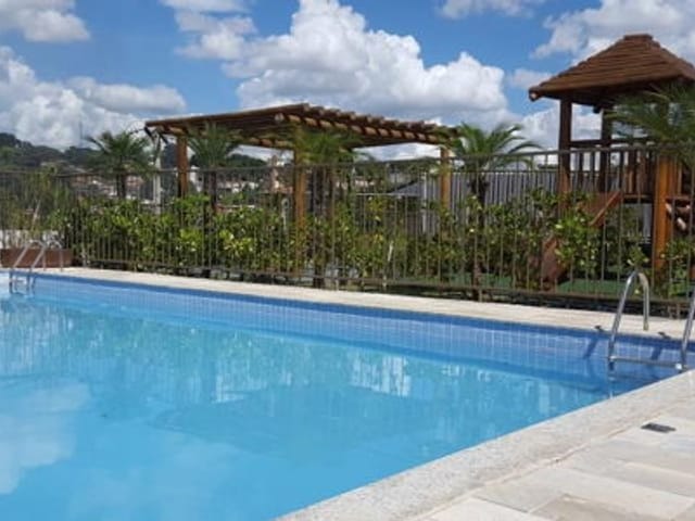 Apartamento 2 quartos e 1 banheiro, para alugar, no bairro Vila Morais em Goiânia