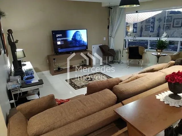 Apartamento com 240m² 4 quartos e 5 banheiros, à venda, no bairro Centro em Balneário Camboriú