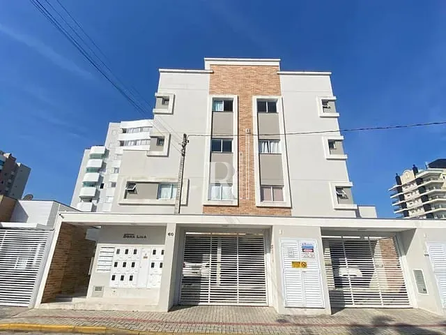Apartamento 2 quartos e 2 banheiros, para alugar, no bairro Centro em Tijucas
