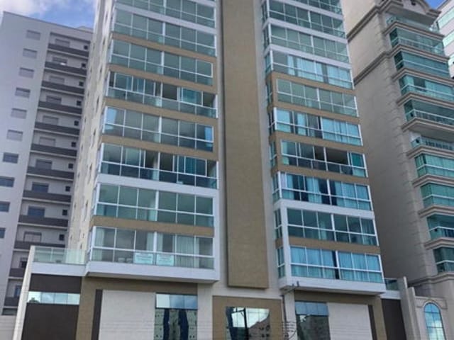 Apartamento com 314m² 4 quartos e 5 banheiros, à venda, no bairro Meia Praia em Itapema