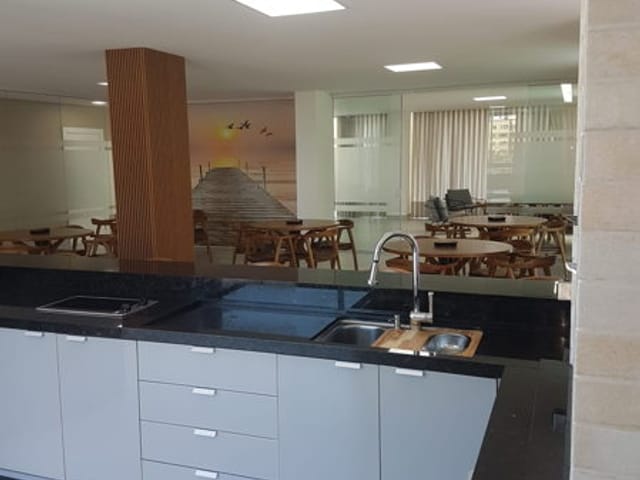 Apartamento com 314m² 4 quartos e 5 banheiros, à venda, no bairro Meia Praia em Itapema