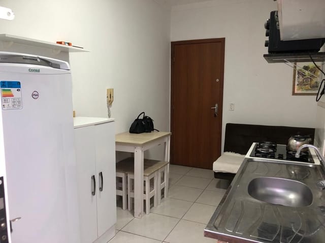 Apartamento 1 quarto e 1 banheiro, para alugar, no bairro Ingleses Norte em Florianópolis